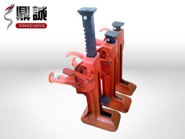 點(diǎn)擊查看詳細(xì)信息<br>標(biāo)題：齒條式起道機(jī) 閱讀次數(shù)：4481