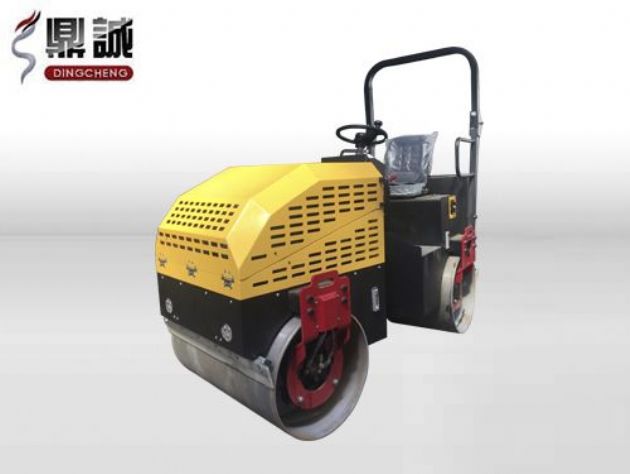 點(diǎn)擊查看詳細(xì)信息<br>標(biāo)題：2.5噸全液壓座駕式振動(dòng)壓路機(jī) 閱讀次數(shù)：14654