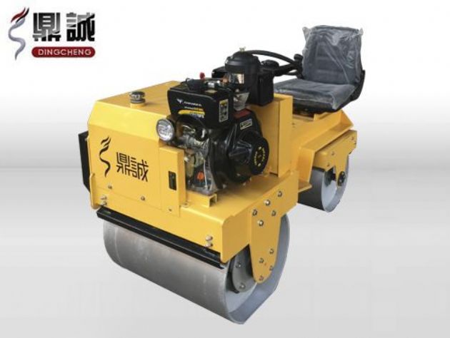 點(diǎn)擊查看詳細(xì)信息<br>標(biāo)題：DC850C座駕式壓路機(jī) 閱讀次數(shù)：15427