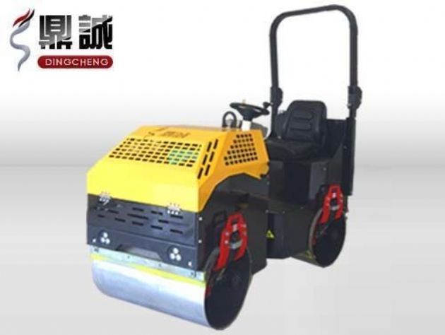 點(diǎn)擊查看詳細(xì)信息<br>標(biāo)題：1噸全液壓振動(dòng)壓路機(jī) 閱讀次數(shù)：14479